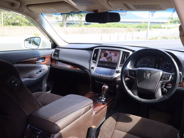 TOYOTA CROWN