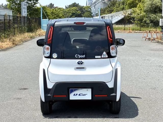 TOYOTA C+POD