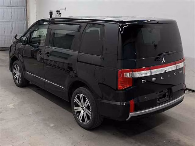 MITSUBISHI DELICA D:5