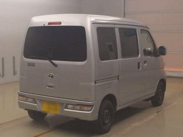 TOYOTA PIXIS VAN