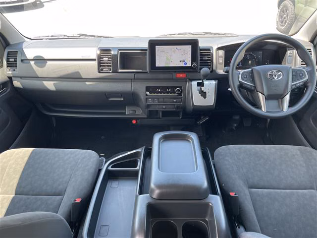 TOYOTA HIACE