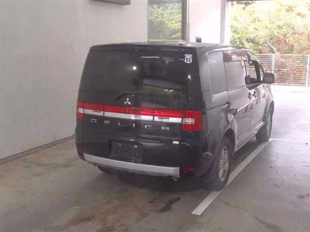 MITSUBISHI DELICA D:5