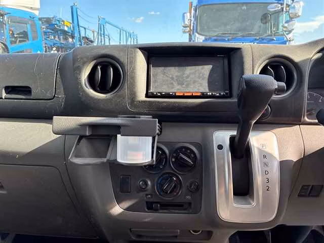 NISSAN NV350 CARAVAN
