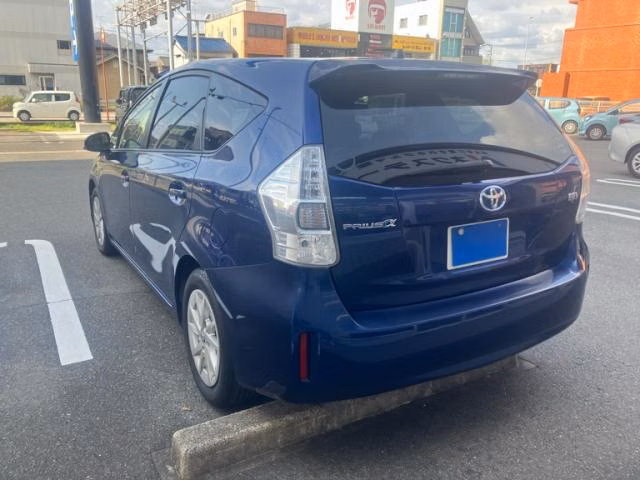 TOYOTA PRIUS ALPHA