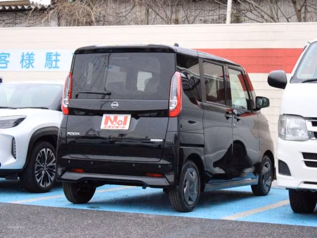 NISSAN ROOX