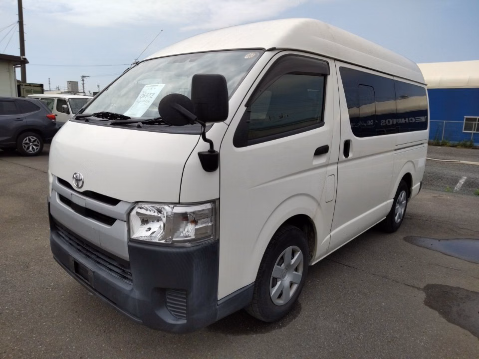 TOYOTA REGIUS ACE