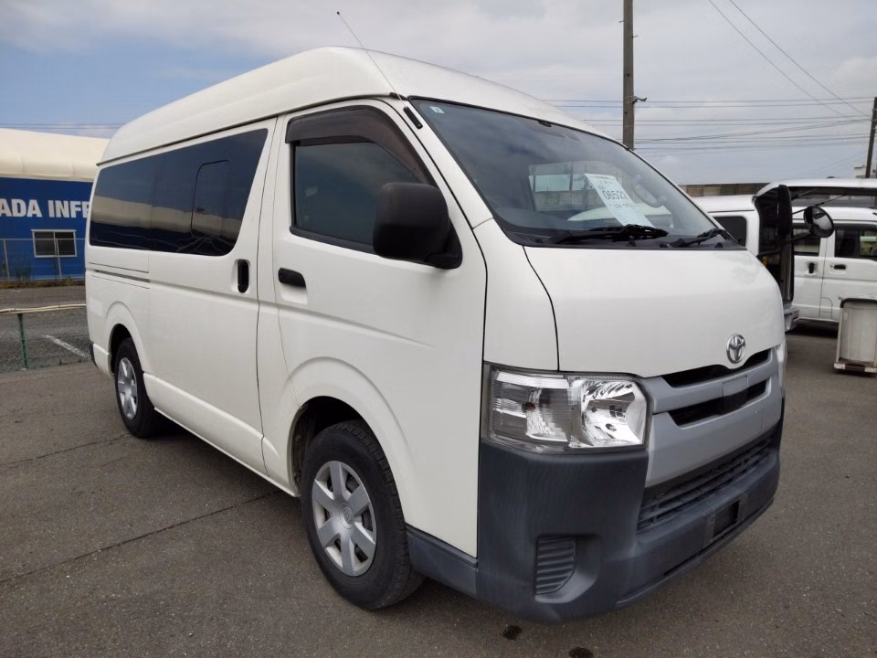 TOYOTA REGIUS ACE