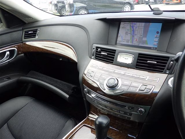 NISSAN FUGA