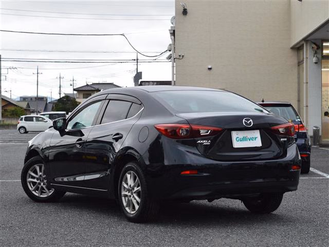 MAZDA AXELA