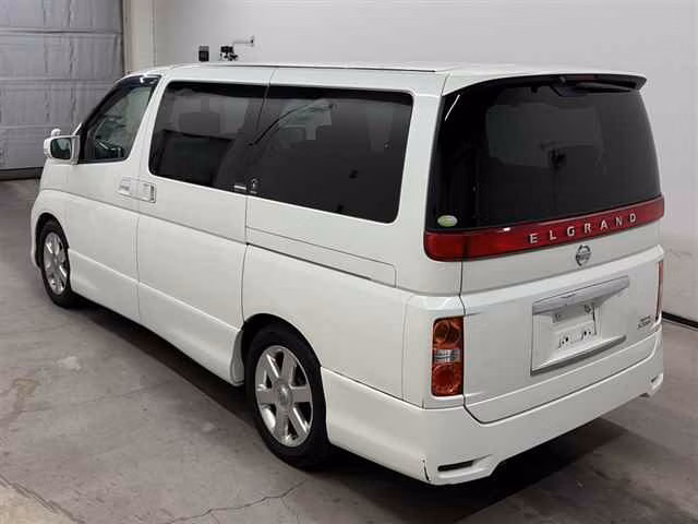 NISSAN ELGRAND