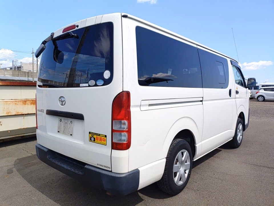 TOYOTA REGIUS ACE