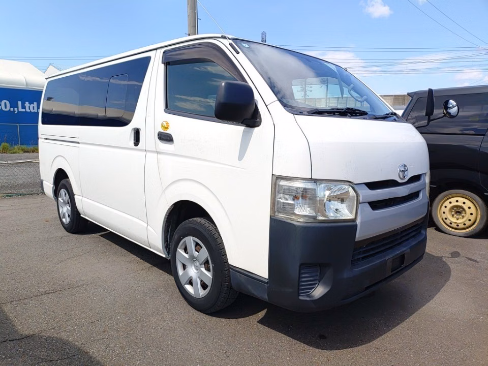 TOYOTA REGIUS ACE