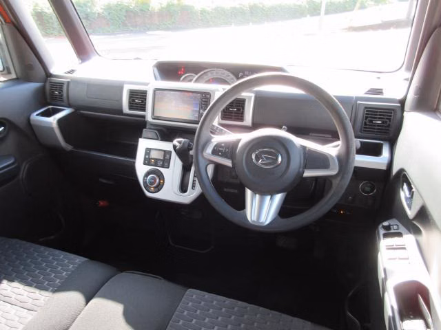 DAIHATSU WAKE