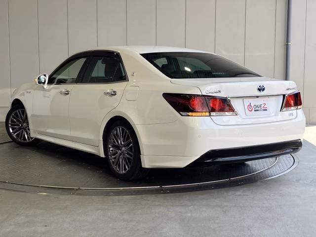 TOYOTA CROWN