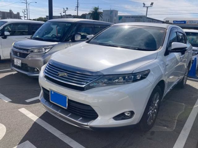TOYOTA HARRIER