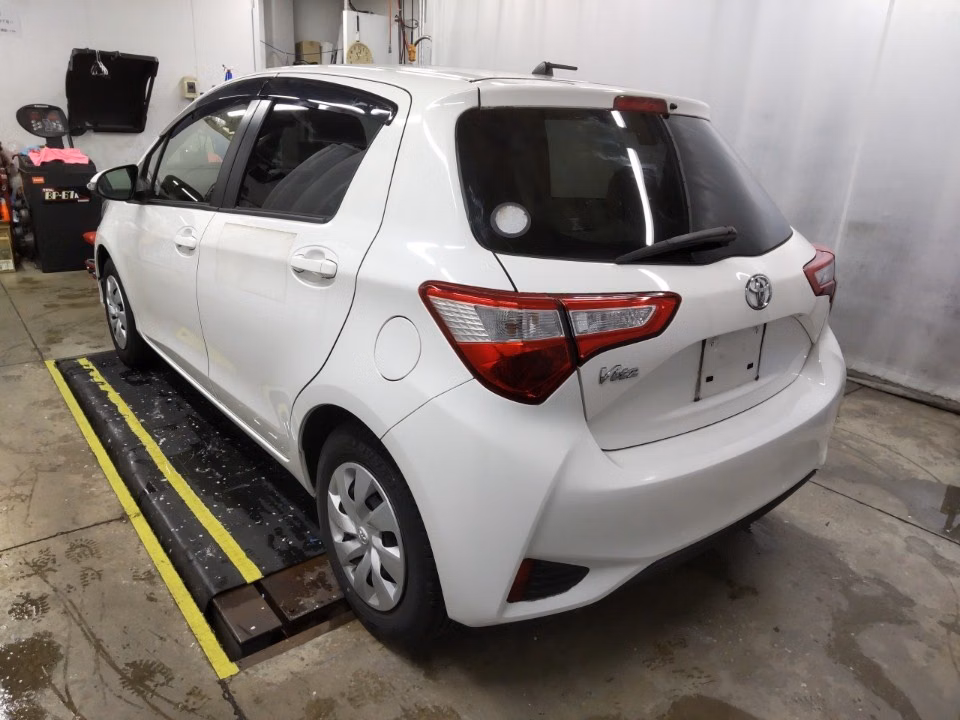 TOYOTA VITZ