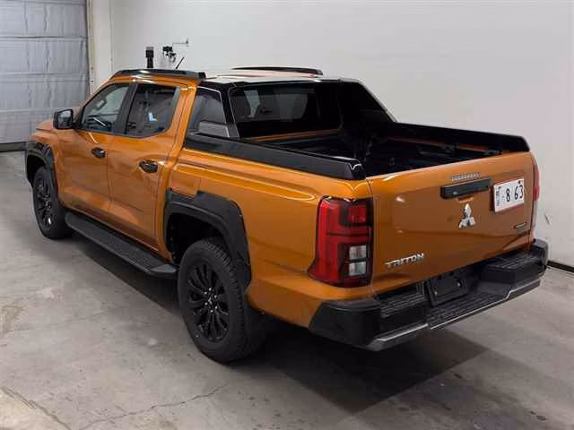 MITSUBISHI TRITON
