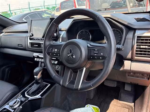 MITSUBISHI TRITON