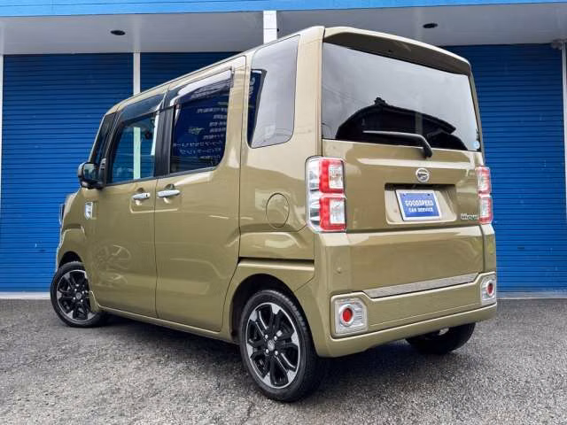 DAIHATSU WAKE