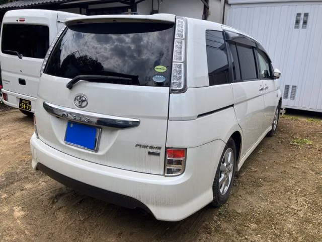 TOYOTA ISIS