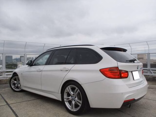 BMW 3-SERIES