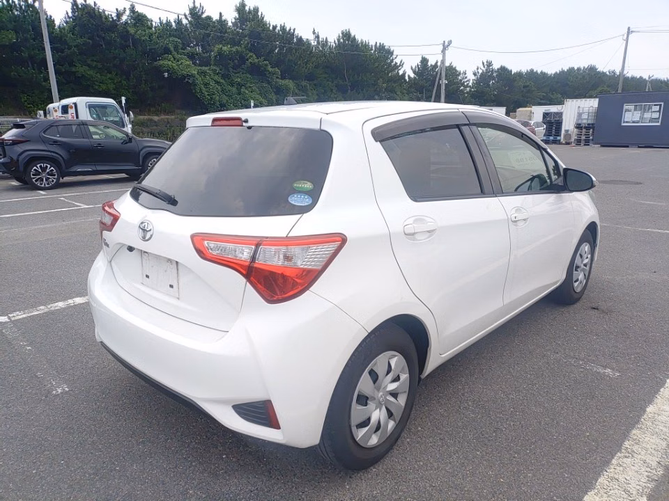 TOYOTA VITZ