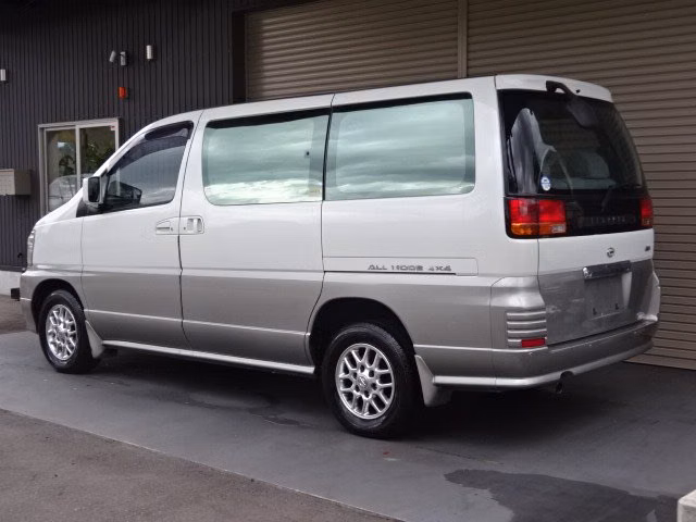 NISSAN ELGRAND