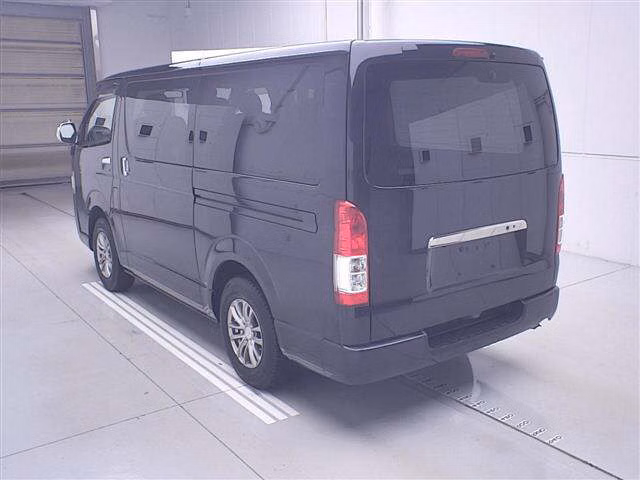 TOYOTA REGIUS ACE