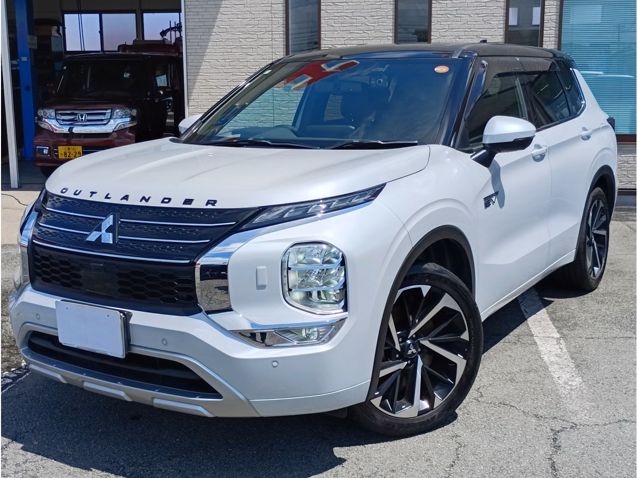MITSUBISHI OUTLANDER
