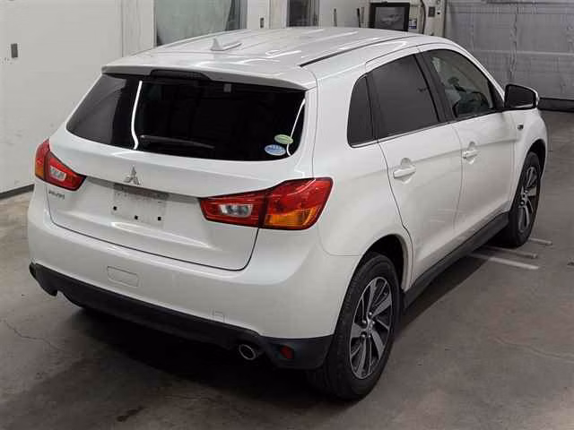 MITSUBISHI RVR