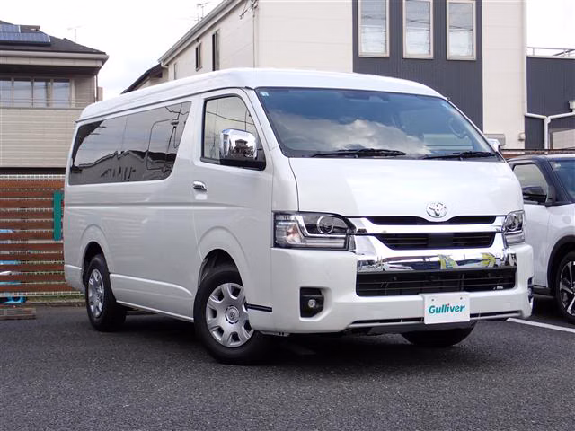 TOYOTA HIACE