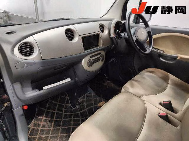 DAIHATSU MOVE LATTE