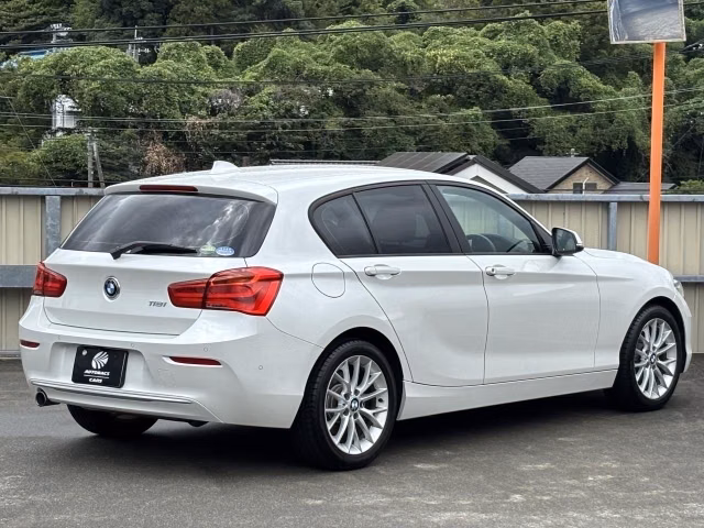 BMW 1-SERIES