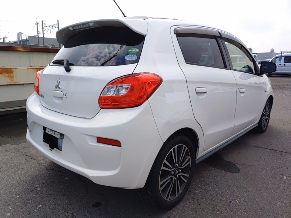 MITSUBISHI MIRAGE