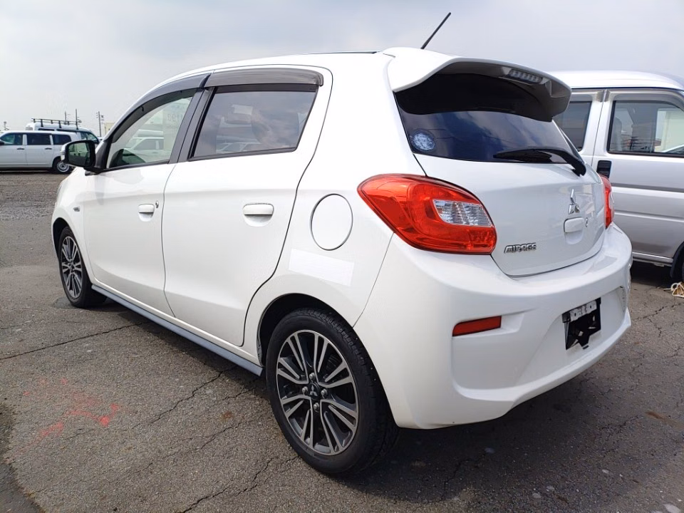 MITSUBISHI MIRAGE