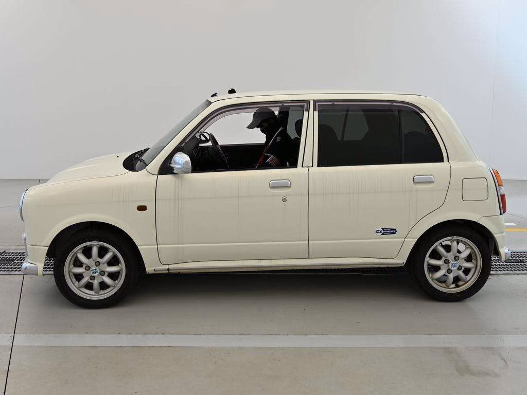 DAIHATSU MIRA GINO