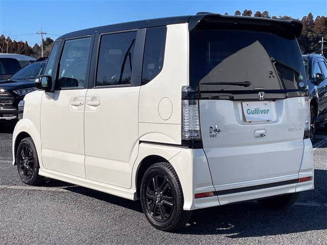 HONDA N-BOX+