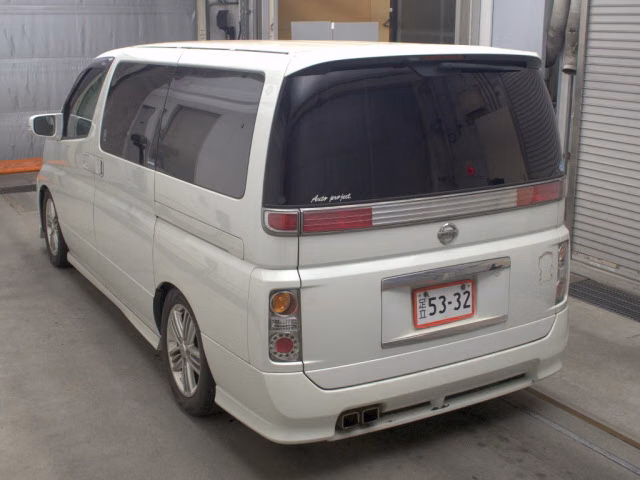 NISSAN ELGRAND