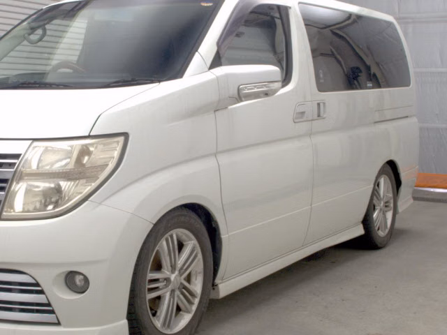 NISSAN ELGRAND