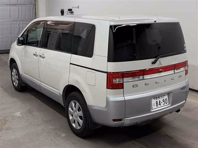 MITSUBISHI DELICA D:5