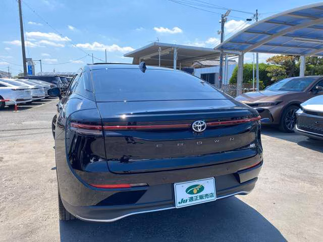 TOYOTA CROWN
