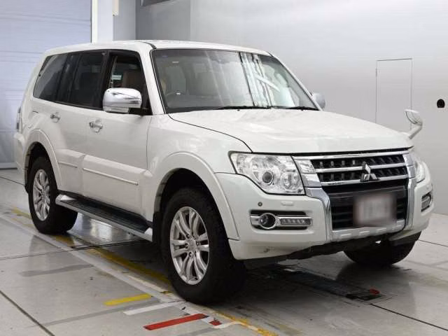 MITSUBISHI PAJERO