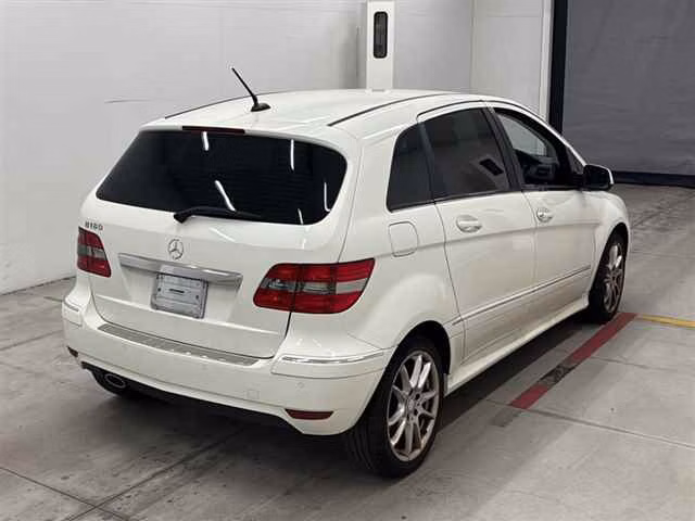 MERCEDES-BENZ B-CLASS