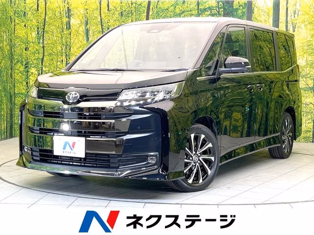 TOYOTA NOAH