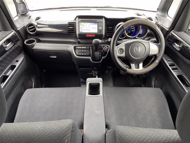 HONDA N-BOX+
