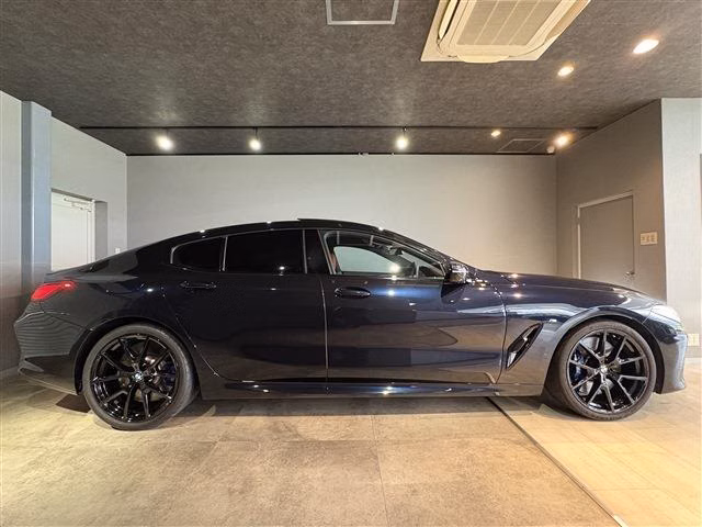 BMW 8-SERIES