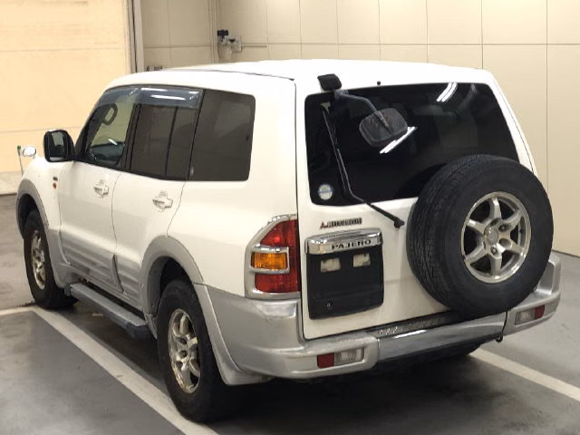MITSUBISHI PAJERO