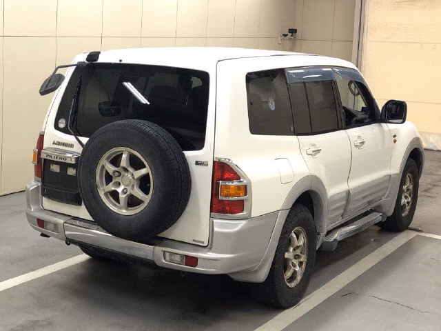 MITSUBISHI PAJERO