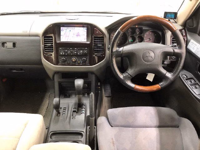 MITSUBISHI PAJERO
