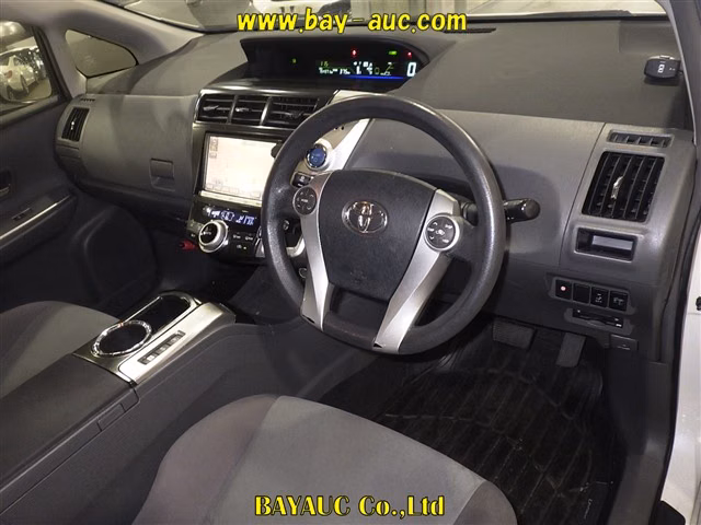 TOYOTA PRIUS ALPHA